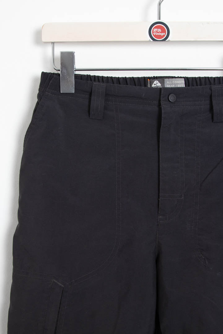 Image of Nike ACG Cargo Shorts (S)