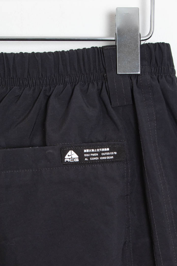 Image of Nike ACG Cargo Shorts (S)