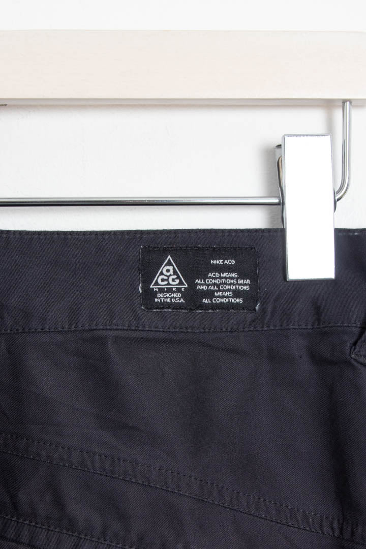 Image of Nike ACG Cargo Shorts (XXL)