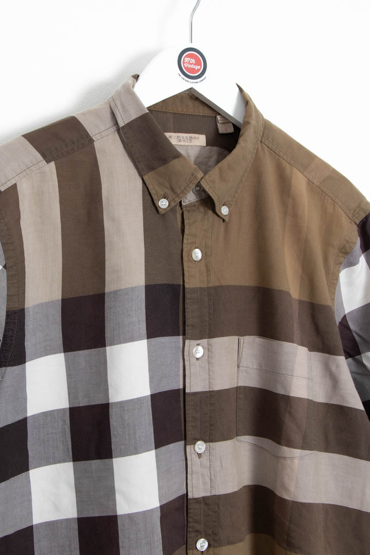 Image of Burberry Short Sleeve Checkered Shirt (M)