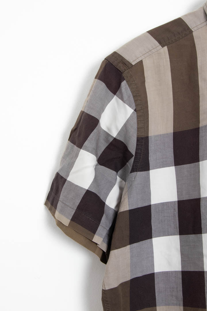 Image of Burberry Short Sleeve Checkered Shirt (M)
