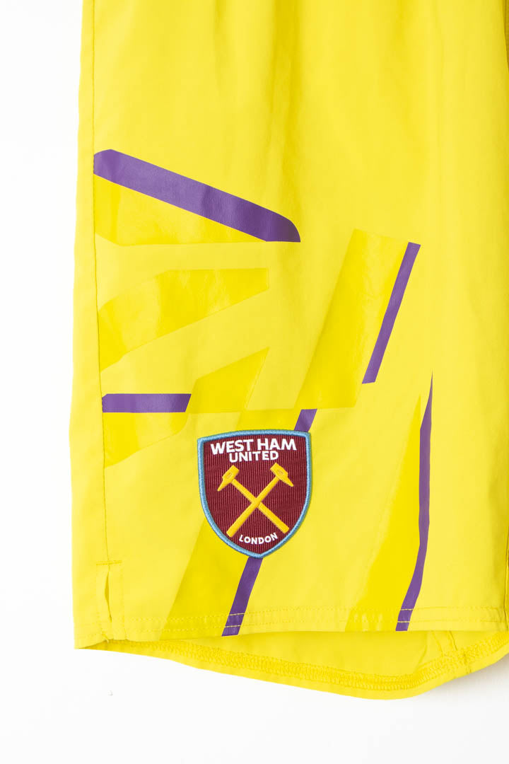 Image of 2019-20 West Ham United Goalkeeper Umbro Football Shorts (S)
