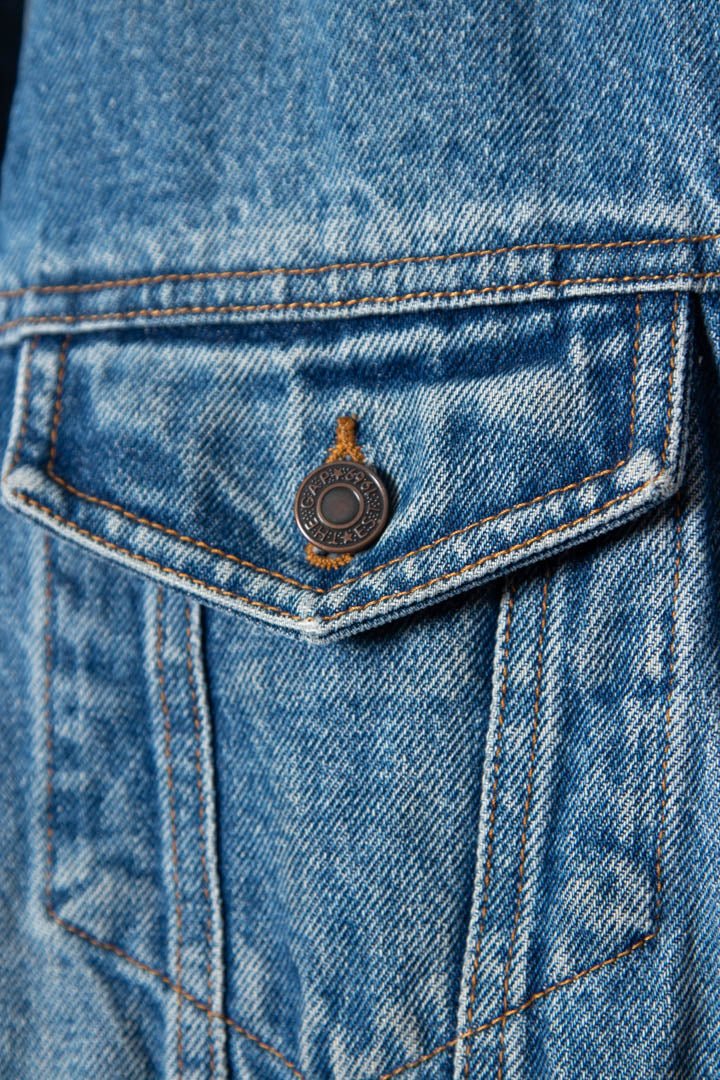 Image of Women's GAP Mid - Wash Denim Jacket (M) - 97th Vintage