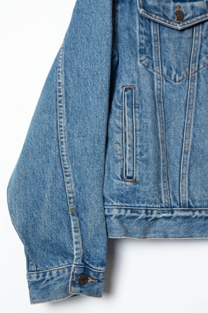 Image of Women's GAP Mid - Wash Denim Jacket (M) - 97th Vintage