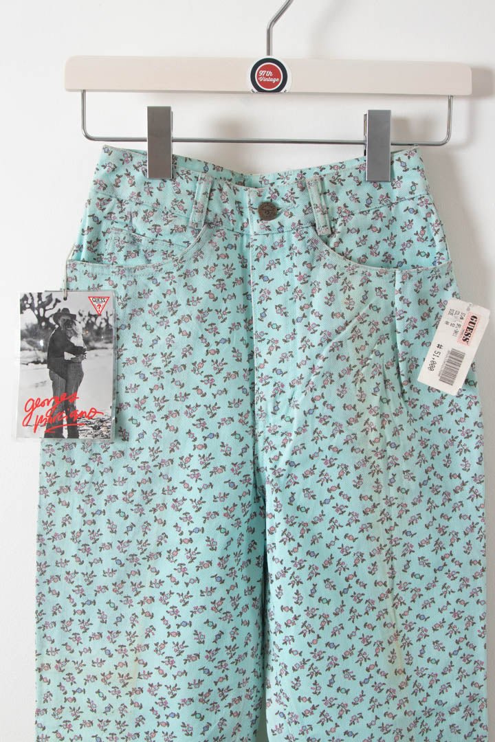 Image of Women's BNWT Guess Floral Print Denim Jeans (W22) - 97th Vintage