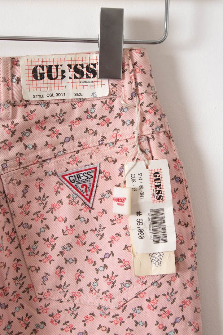 Image of Women's BNWT Guess Floral Print Denim Jeans (W22) - 97th Vintage